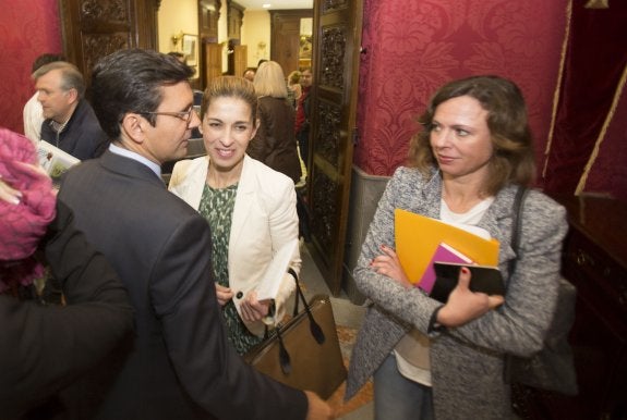 El PP propone a Rocío Díaz, una joven concejala, para sustituir a Torres Hurtado en Granada