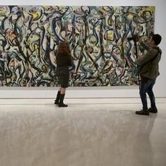 'Mural' (1943) de Jackson Pollock recala en el Museo Picasso Málaga tras pasar por Venecia y Berlín.