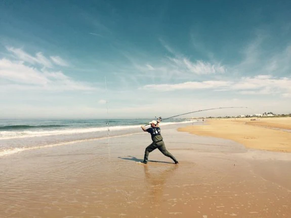 Pesca de surfcasting, una excusa para estar en la playa