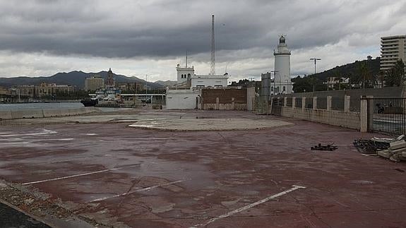 Solar del puerto donde se podría instalar el teatro promovido por Antonio Banderas. 