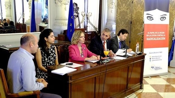 Presentación en el Ayuntamiento del proyecto.