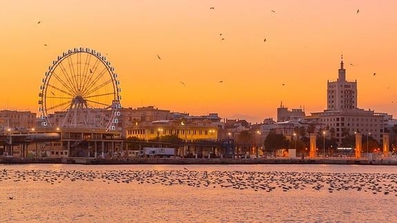 Puesta de sol en Málaga, por Luis García Marín. 
