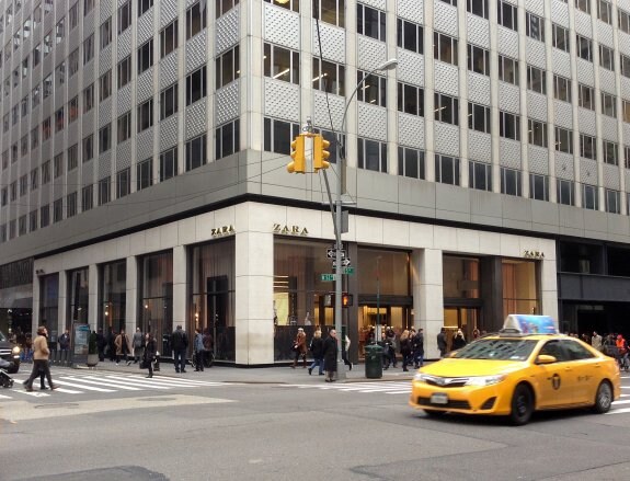 Tienda de Zara en la Quinta Avenida de Nueva York. :: alberto ferreras