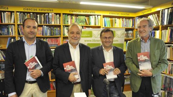 De izquierda a  derecha, Manuel Castillo, José Andrés Torres Mora, Miguel Ángel Heredia y Mariano Martínez. 