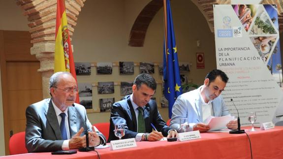 De la Torre, Bernal y el edil de IU, Miguel Díaz.