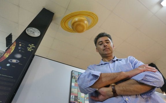 Castro Tirado en el centro de divulgación científica Principia, en Málaga 