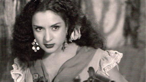 Lola Flores, con 29 años, en una escena de la película ‘Estrella de Sierra Morena’ (1952). 