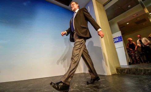 El presidente del PP, Mariano Rajoy, ayer, a punto de comparecer en la sede del partido. :: jose jordan / afp