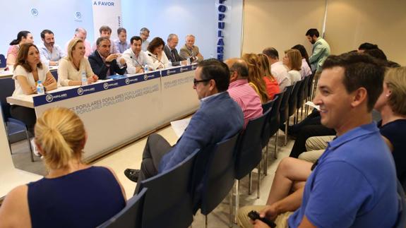 Moreno y Bendodo presidieron la reunión de la junta directiva provincial. 
