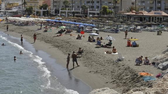 Los hechos sucedieron en la playa de La Carihuela, a la altura del Castillo de Santa Clara. 