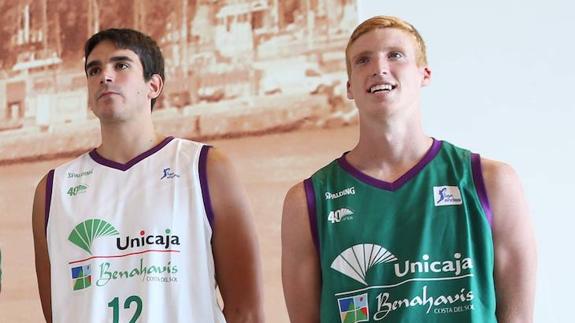 Carlos Suárez y Alberto Díaz, ayer en la presentación de las nuevas camisetas.