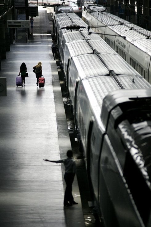 La empresa gestionará la limpieza de la estación de Atocha. :: sur