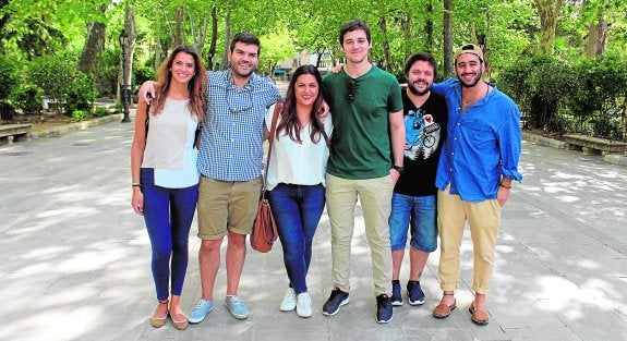 De izquierda a derecha, Marina Jiménez, Alberto Rodríguez, Mercedes Fernández, Emilio Ruiz, Luis Porras y Javier Ballesteros. 