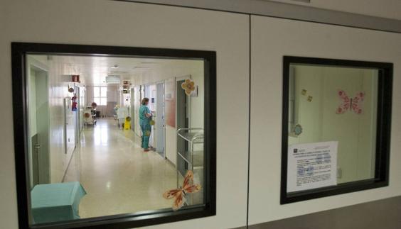 Denuncian que enfermo inmunodeprimido y otro infectado comparten habitación en Málaga