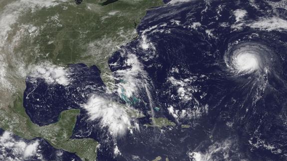 Avance del huracán Gastón por el Atlántico. 