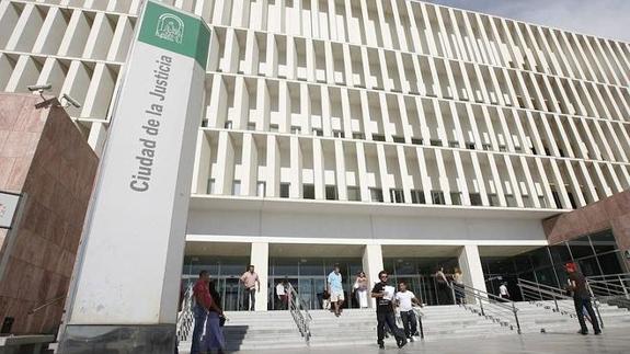 Dos años y 9 meses de cárcel por pegar a su novia al no gustarle el bocadillo que le hizo