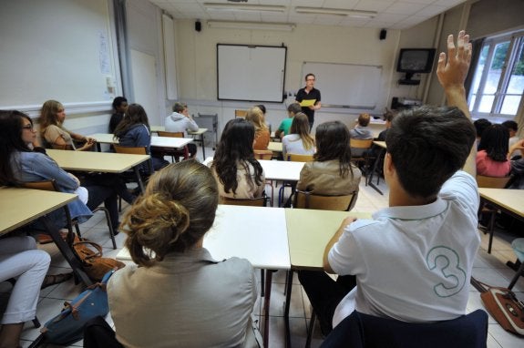 El curso que comienza el próximo lunes llega cargado de novedades por la implantación de la LOMCE. :: sur