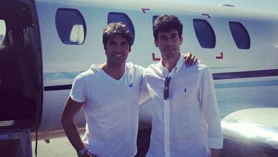 Cayetano y López Simón, a su llegada a Málaga antes de desplazarse a Ronda. 