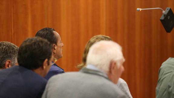 Suspenden un juicio contra Julián Muñoz para estudiar si ya es cosa juzgada