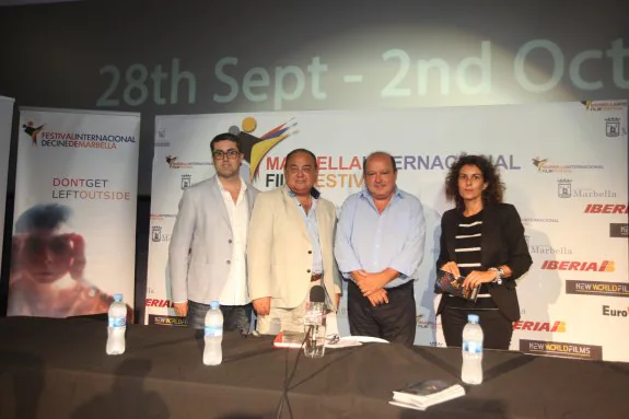 José Jaime López, Mac Mocahber, Miguel Luna y Lucía Pérez, ayer, en la presentación. 