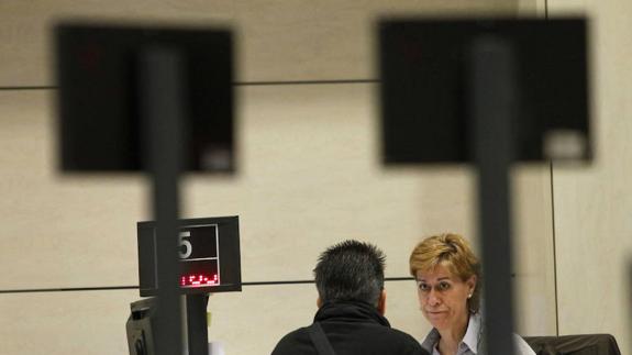 Los empleados públicos andaluces cobran otro 25% de la paga extra de 2012