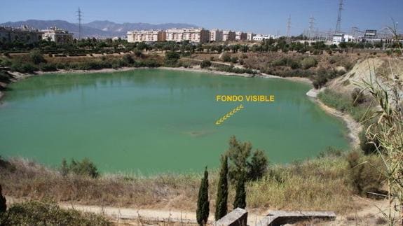Laguna de la Barrera, cuyo fondo ya es visible debido al descenso del nivel de las aguas.
