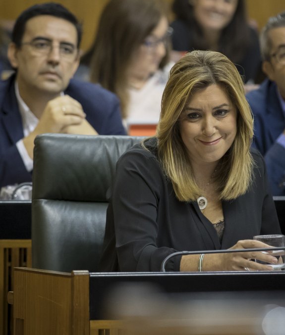 Susana Díaz, con Mario Jiménez, portavoz de la gestora del PSOE. :: EFE