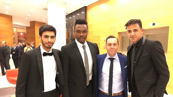 Nayef Al-Thani, Kameni, José Carlos Pérez y Weligton, ayer a la entrada a la Gala de LaLiga,  en Valencia.
