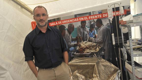 David Noguera, ayer en una de las carpas con las que MSF trata de visibilizar el drama de los refugiados.