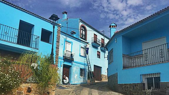 Los pintores a pleno rendimiento.