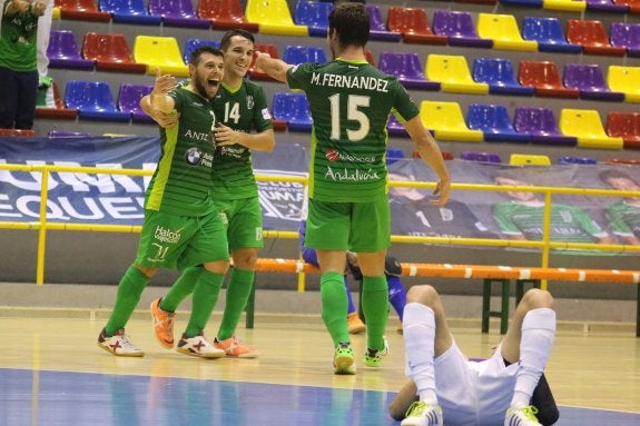 El UMA Antequera busca ante el Tenerife mantenerse invicto