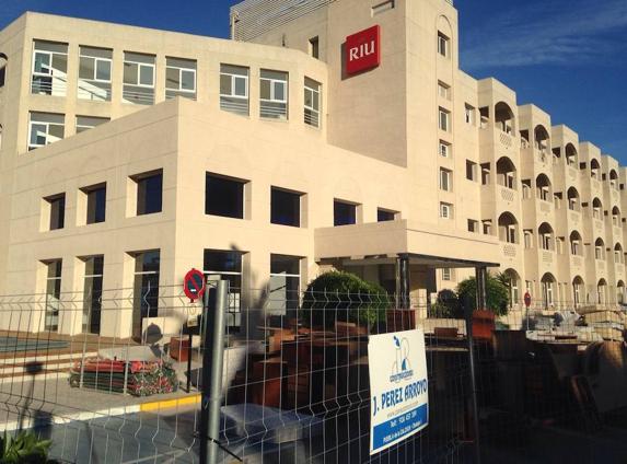 Un hotel de Torremolimos regala el mobiliario de sus 600 habitaciones por la reforma del establecimiento
