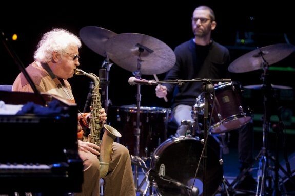 Lee Konitz actuó anoche en el Cervantes, en el marco del XXX Festival Internacional de Jazz de Málaga. :: álvaro cabrera