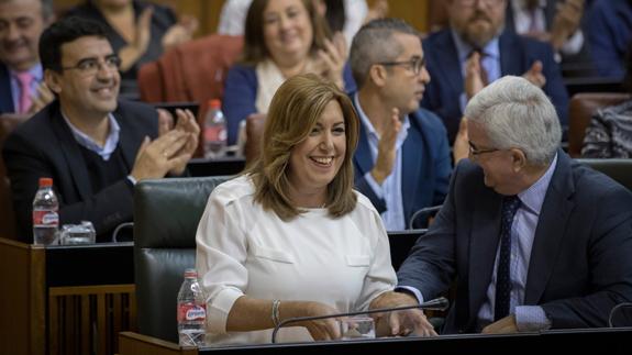 Susana Díaz y la bancada de diputados socialitas.