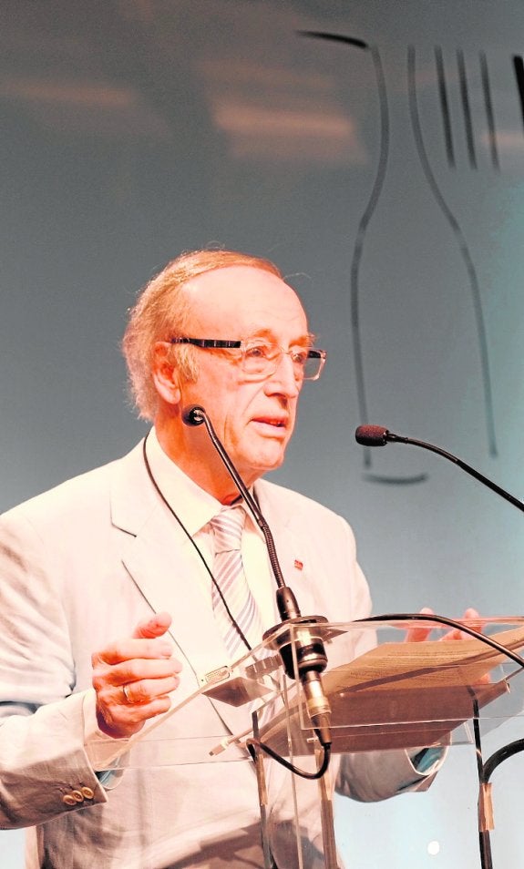 Miguel Torres, bodeguero. 