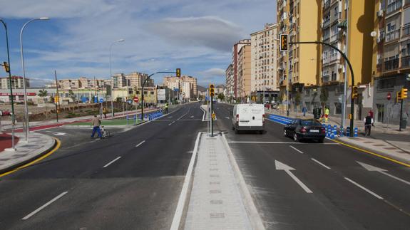 Avenida de Juan XXIII, a la altura del tramo donde ha sido eliminado el montículo.