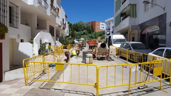 Renovación de las tuberías en la barriada de Calancha.