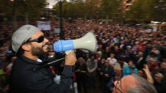 Spiriman: «Me dicen que si pido a la gente que se tire por un puente, se tira»