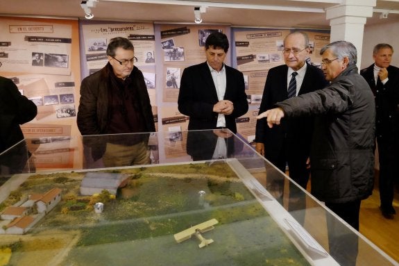 La memoria aeropostal de Málaga aterriza en el museo aeronáutico