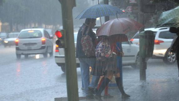 Imagen de archivo de lluvias en Marbella.