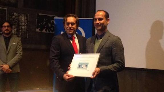 El doctor César Ramírez, en la ceremonia de entrega del galardón.