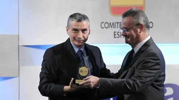 Enrique López Cuenca, en un homenaje recibido el pasado año.