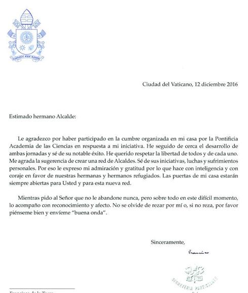 Su Santidad le pide a De la Torre que rece por él, y que si no reza, que le envíe «buena onda» 