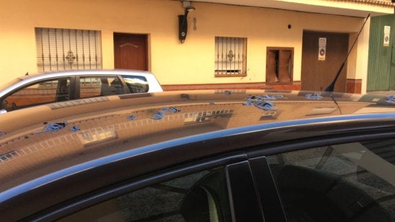 Aparece quemado con líquido corrosivo el vehículo de un concejal de IU de Fuengirola