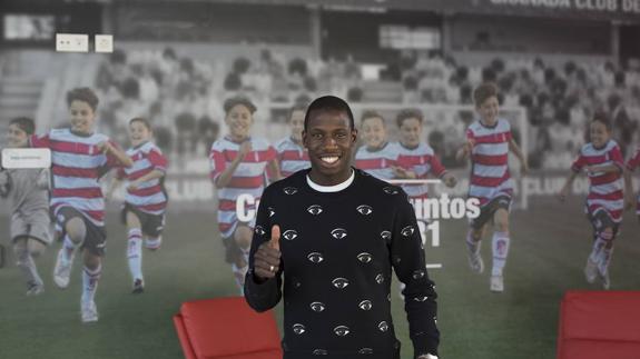 Doucoure, en su presentación con el Granada.