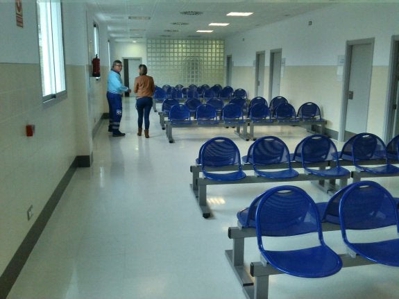 El nuevo consultorio médico de Benamocarra abrió en noviembre. :: e. c.

