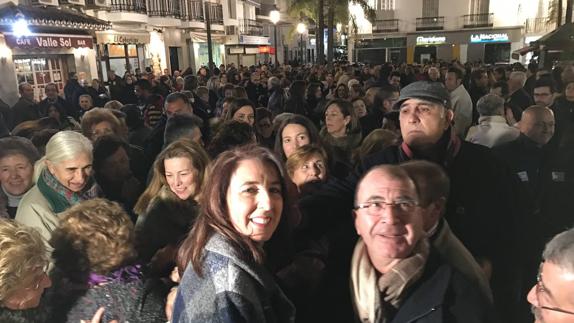 Ante una multitud entregada a gritos de "Toñi alcaldesa" 