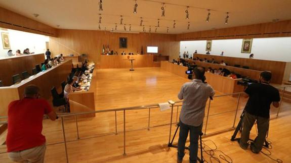 La Diputación aprueba por unanimidad la cesión con condiciones de los terrenos del Civil para el nuevo Carlos Haya