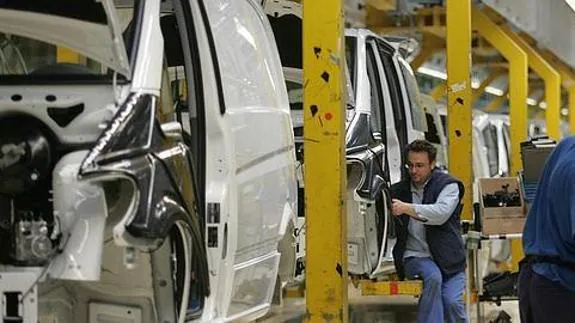 Hacienda estudia endurecer el impuesto de matriculación para 830.000 coches, según el sector