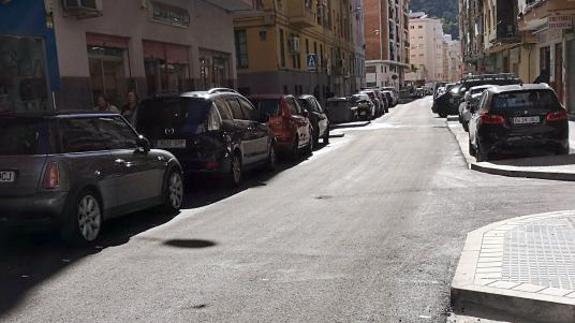 Calle Manrique, ayer, recién asfaltada.
